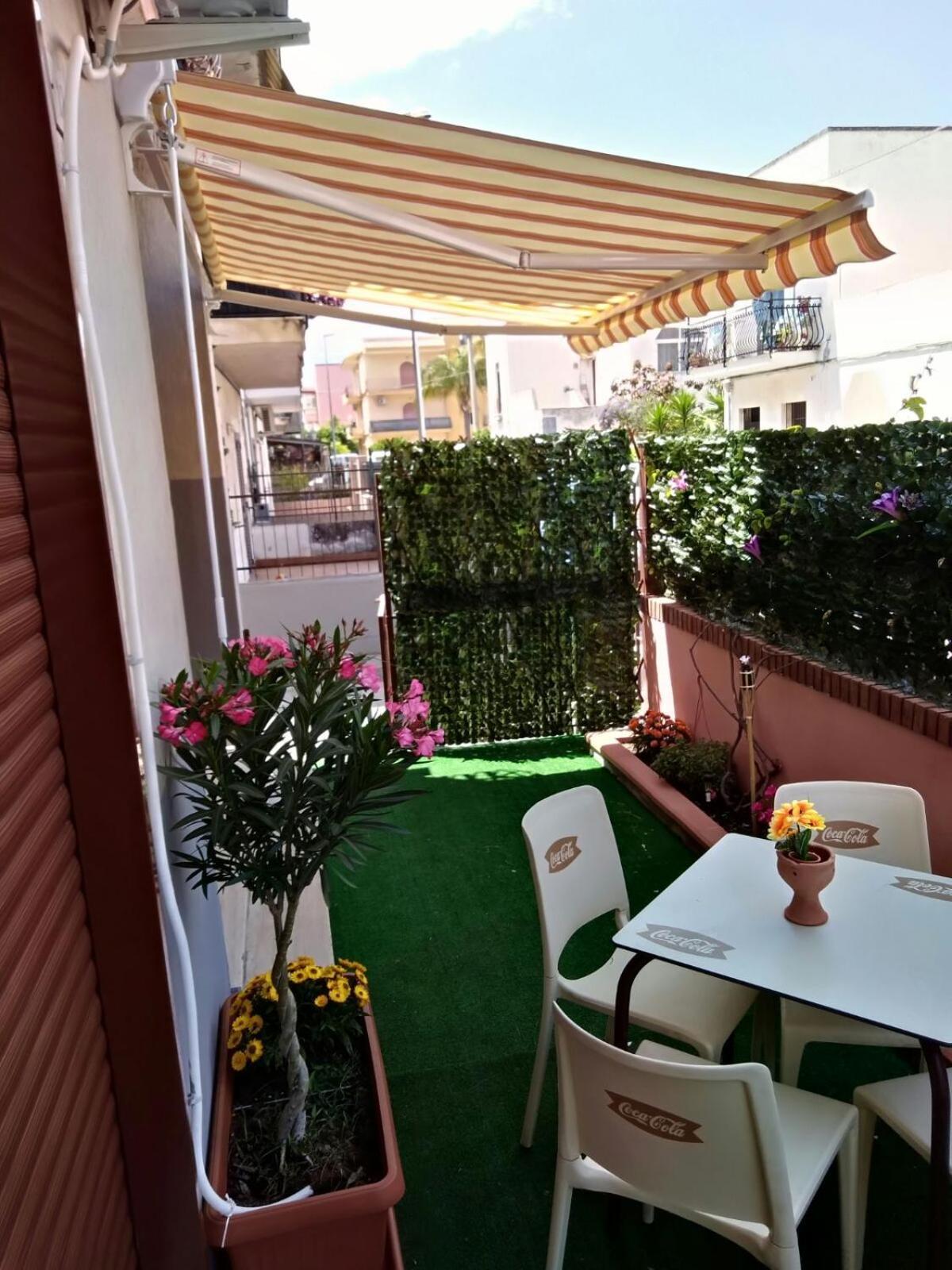 Holiday House Marlin Giardini-Naxos Buitenkant foto